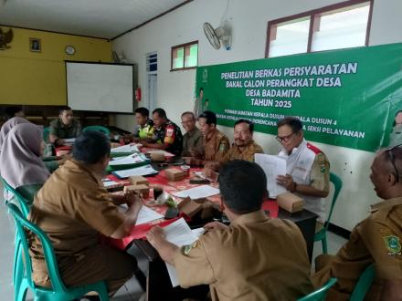 WUJUD PROFESIONALITAS,PANITIA SELEKSI PERANGKAT DESA LIBATKAN DINAS TERKAIT DALAM PENELITIAN BERKAS 